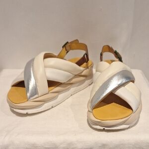 4CCCCEES Mellow Mela Women’s Puff White & Silver Crisscross Platform Sandals